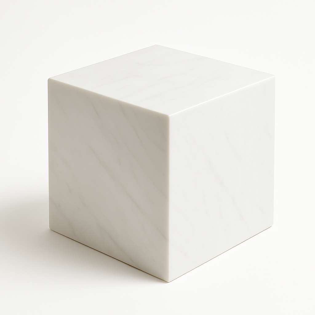“Beyaz doğal mermerden üretilmiş minimalist küp yan sehpa – zamansız ve modern tasarım”